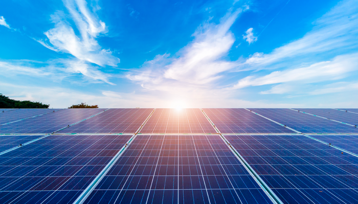 Painéis solares fotovoltaicos proporcionam economia de até 95% na conta de luz