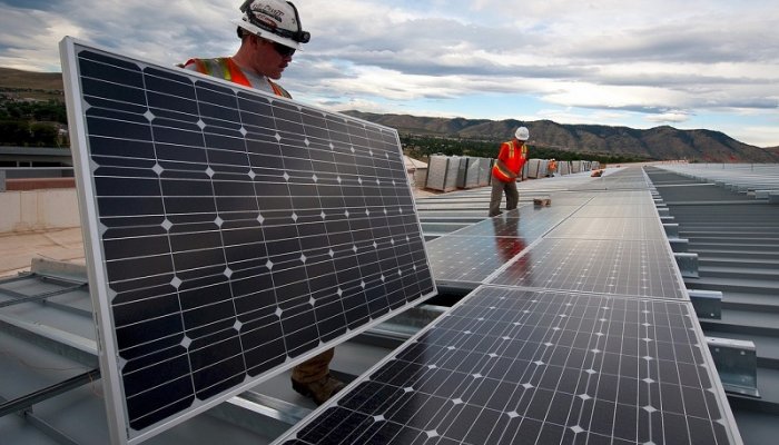 Energia solar vai tirar liderança global do carvão, diz AIE