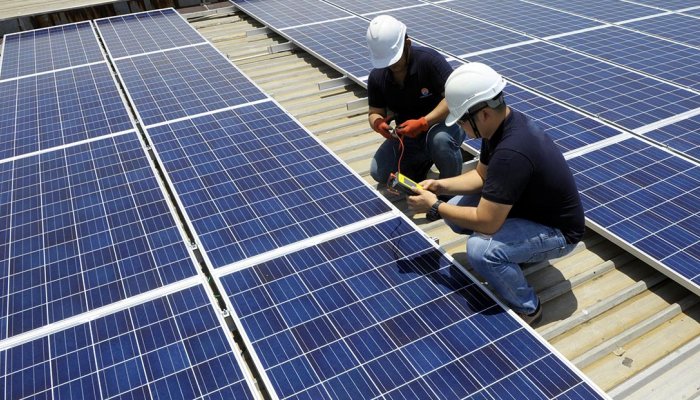 Energia solar gera 40 mil empregos no ano e busca por cursos dispara
